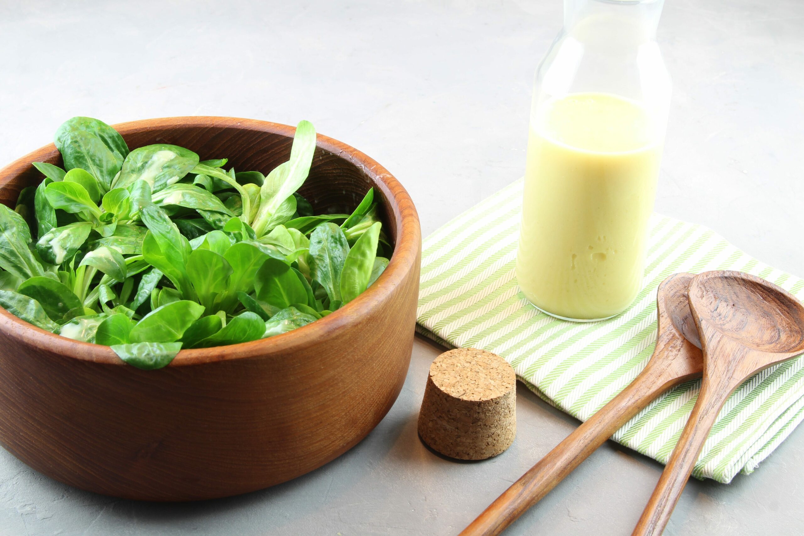 Kartoffel-Dressing - Feldsalat - Endiviensalat - Eine Prise Salz