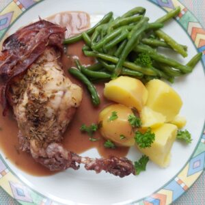 Geschmorte Kaninchenschenkel