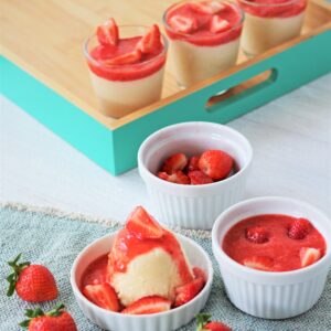 Grießflammeri mit Erdbeeren