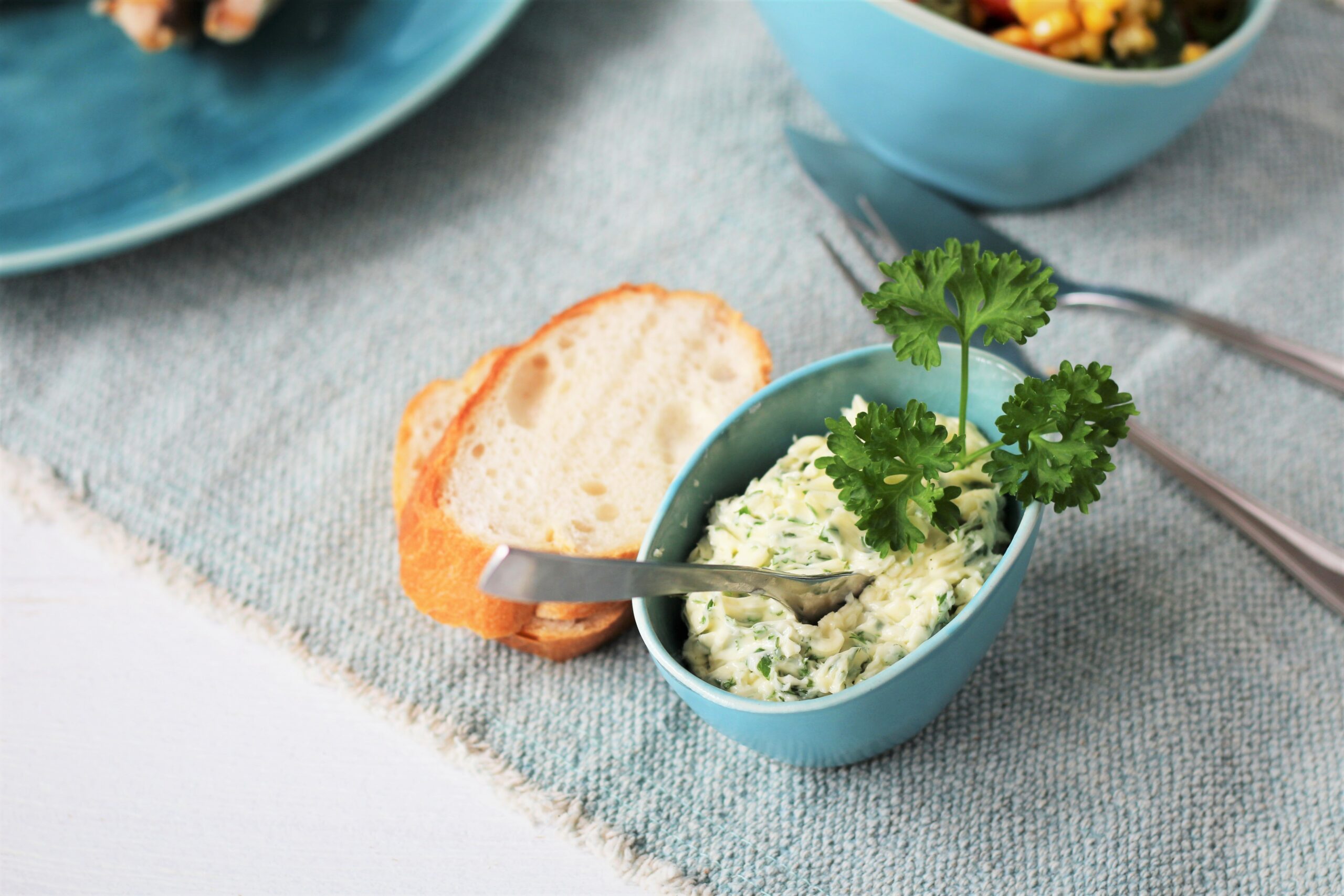 Kräuterbutter selber machen - Eine Prise Salz