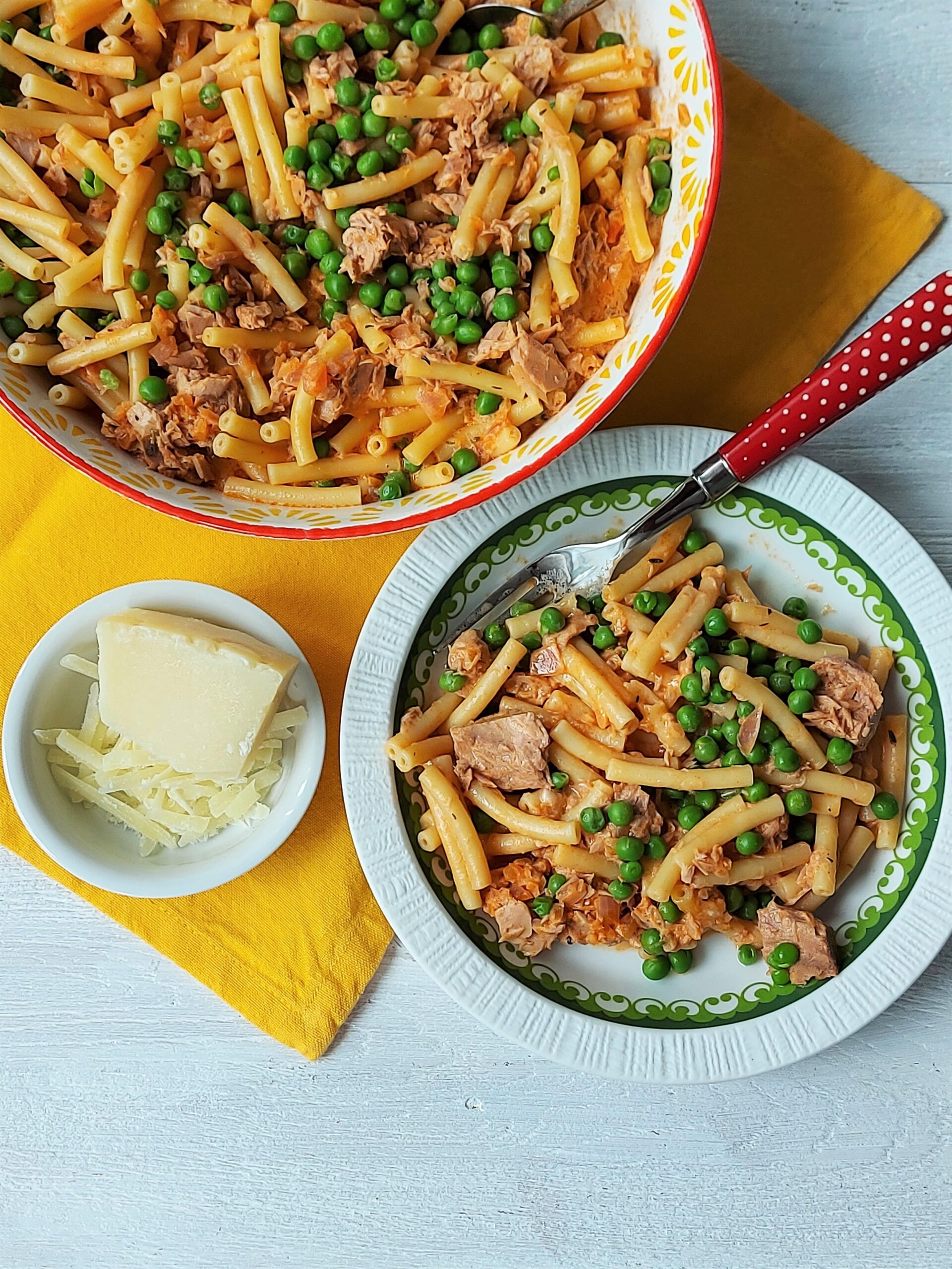 Makkaroni mit Thunfischsoße - Eine Prise Salz
