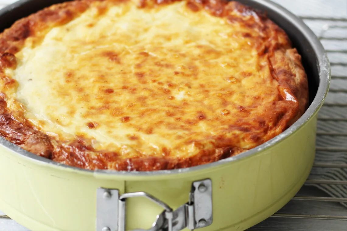 Zwiebelkuchen in der Springform mit Quark-Öl-Teig
