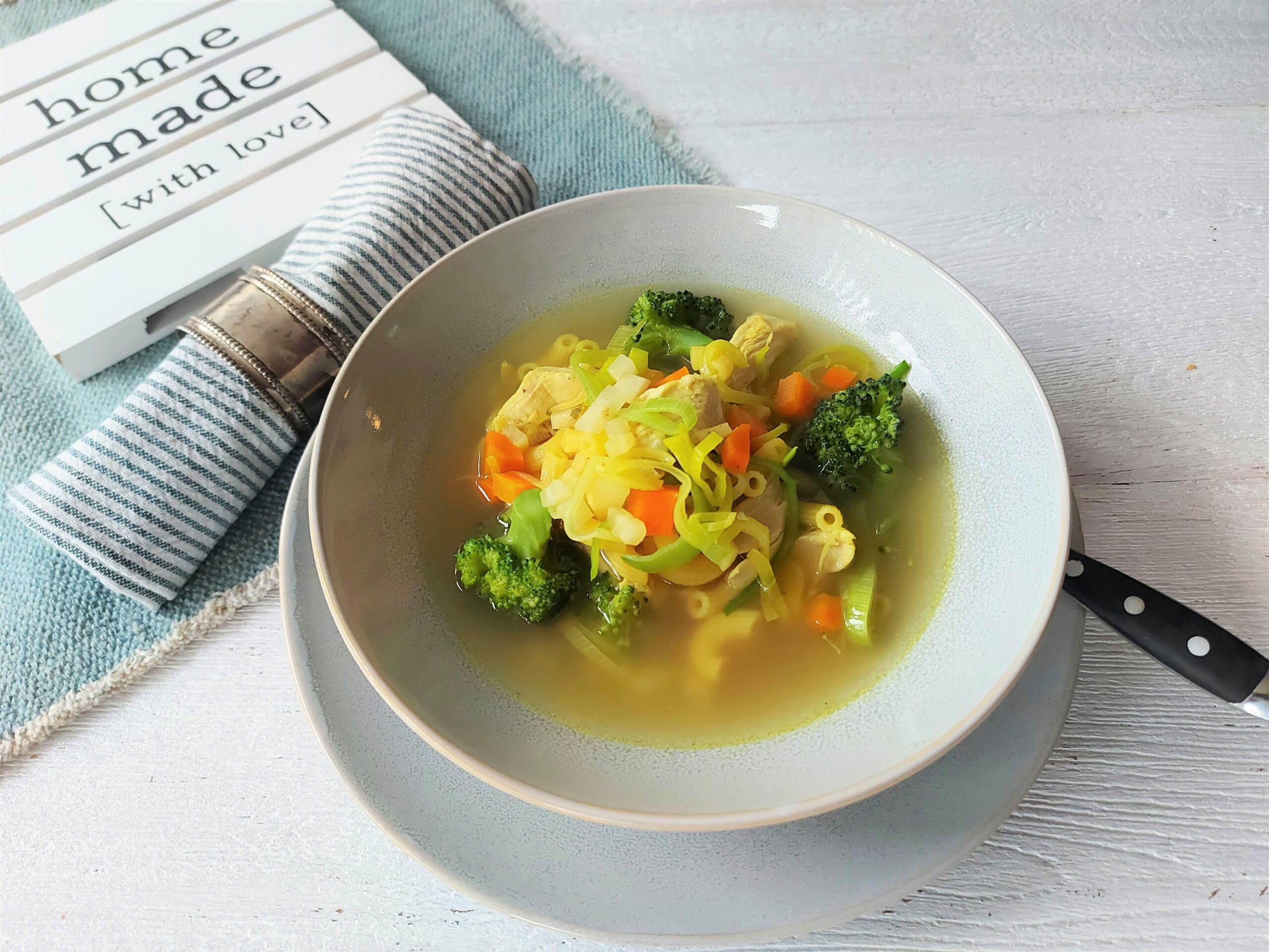 schnelle Hühnersuppe - Eine Prise Salz