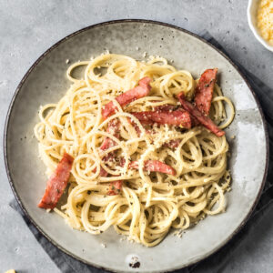 Spaghetti carbonara mit Sahne