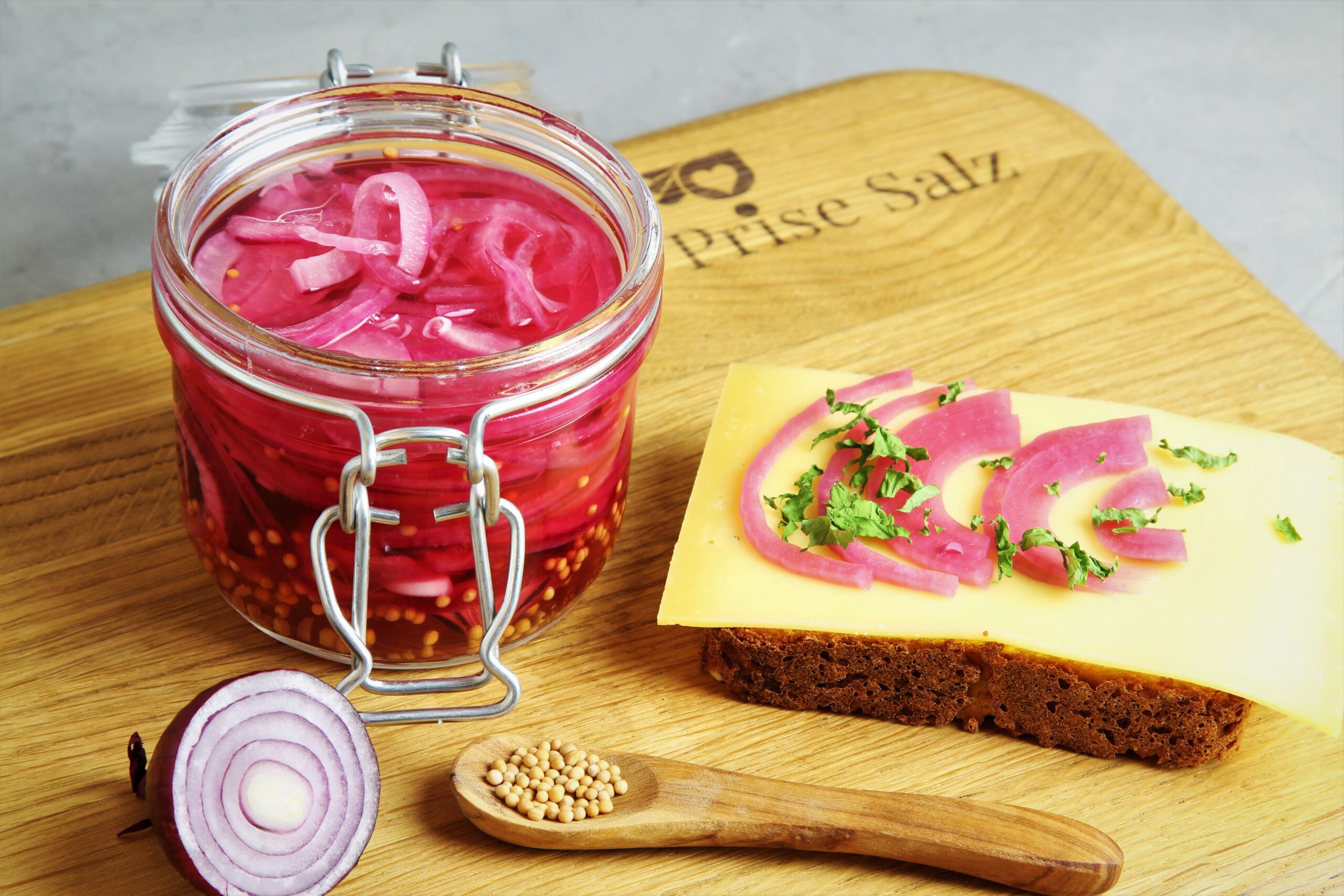 Eingelegte Zwiebel - ein 5 Minuten Rezept - Eine Prise Salz