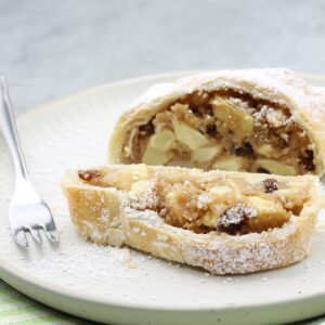 Apfel-Strudel mit Blätterteig