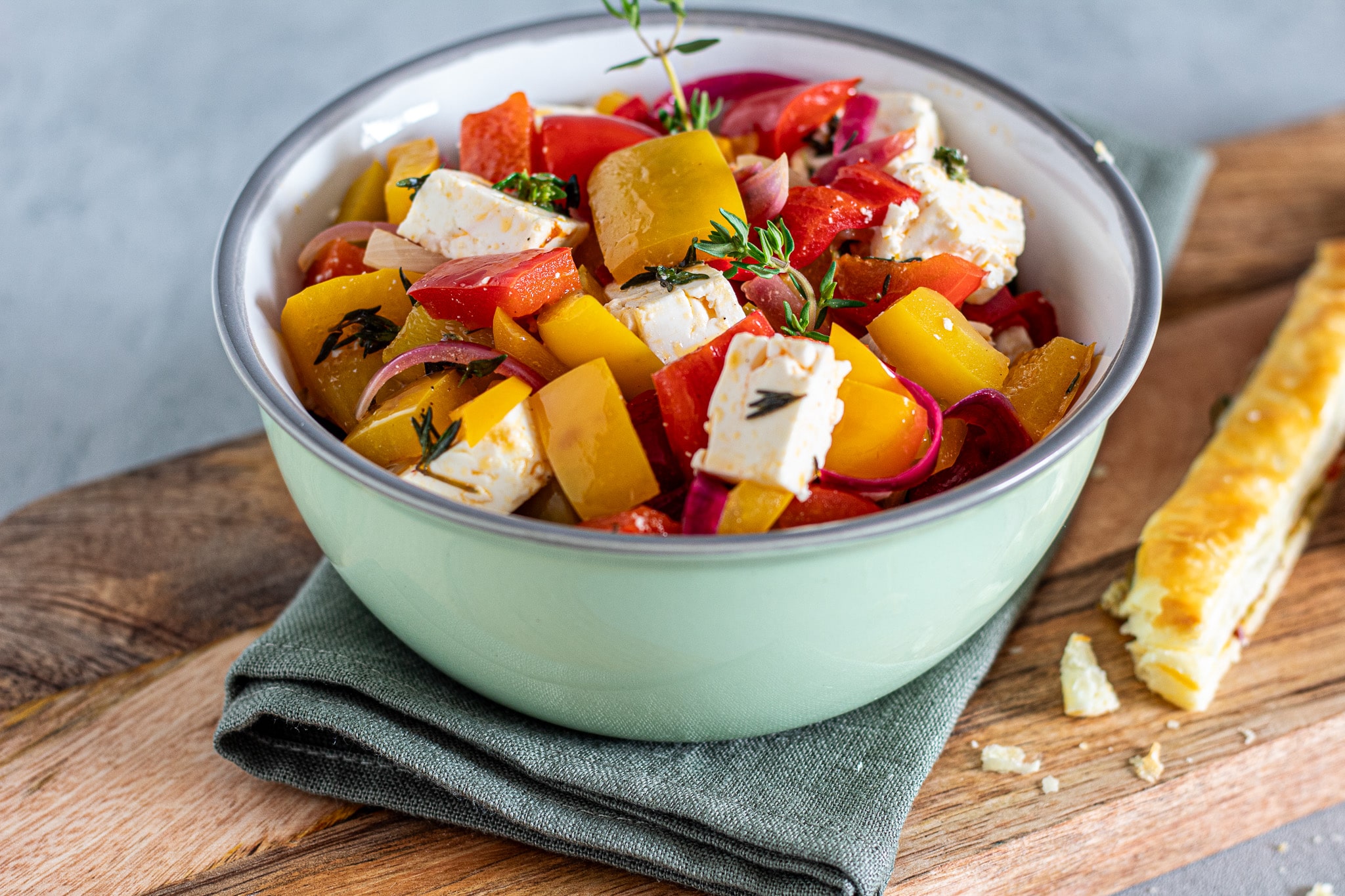 Paprika-Salat - leckere Grillbeilage - Eine Prise Salz