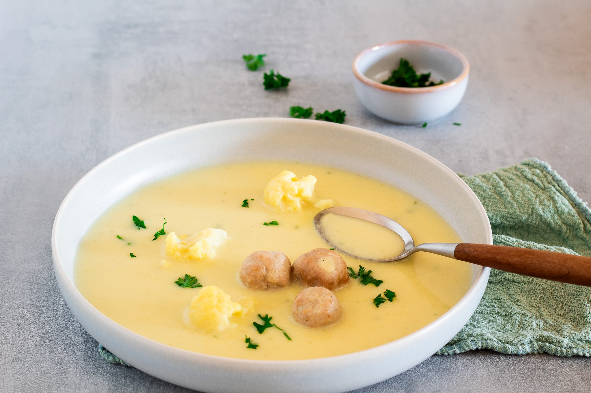 Blumenkohl Suppe Rezept - cremige Köstlichkeit - Eine Prise Salz