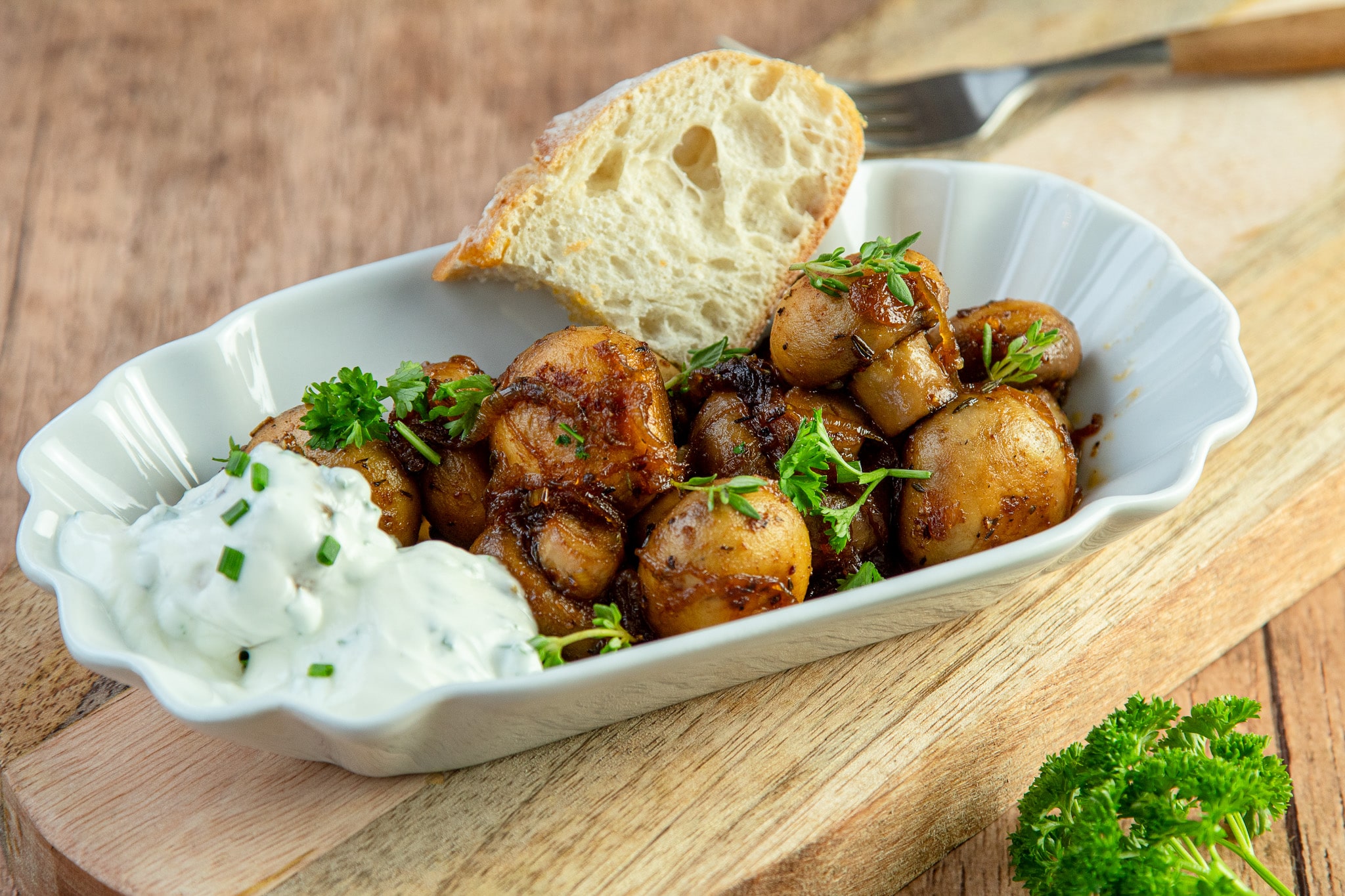 Weihnachtsmarkt Champignons - mit Kräuterdip - Eine Prise Salz
