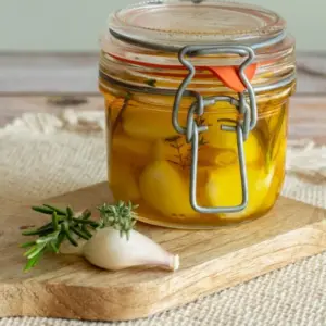 Knoblauch confieren