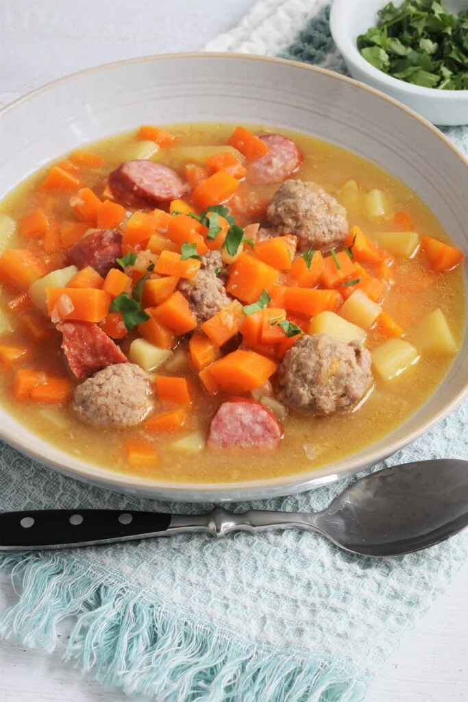 Omas Möhrensuppe nach Familienrezept